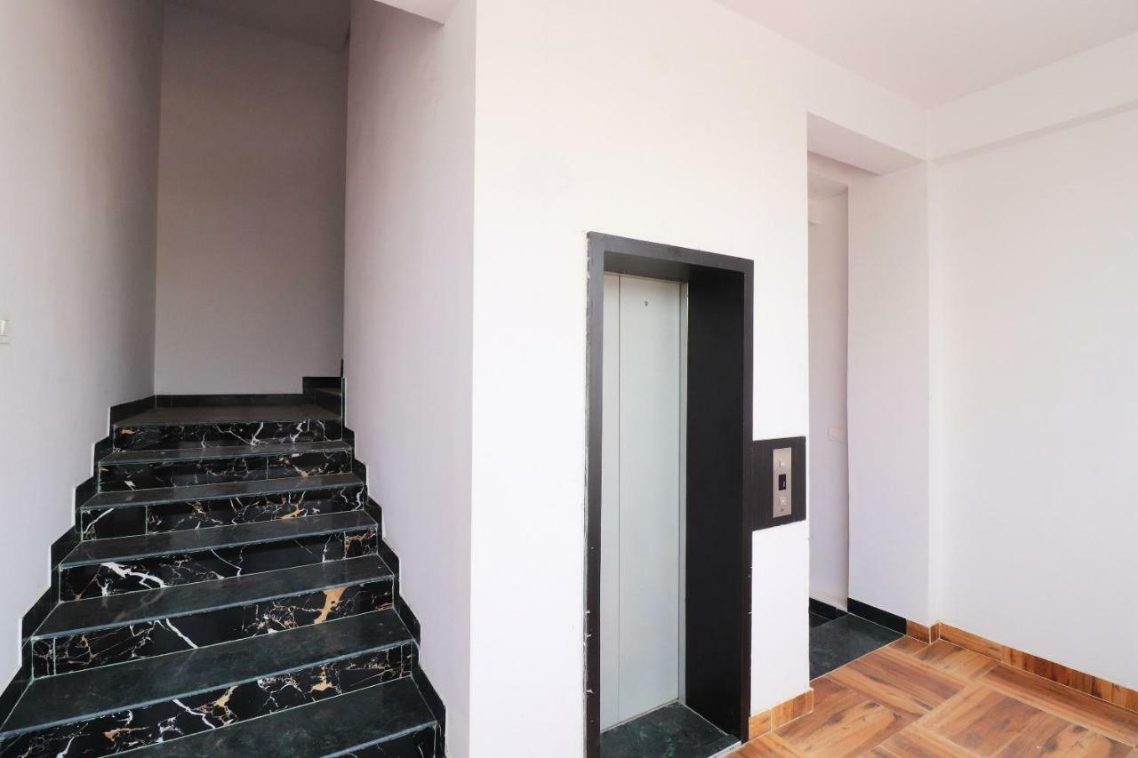 Oyo 39774 Hotel Kanishka Residency Jabalpur Exterior photo
